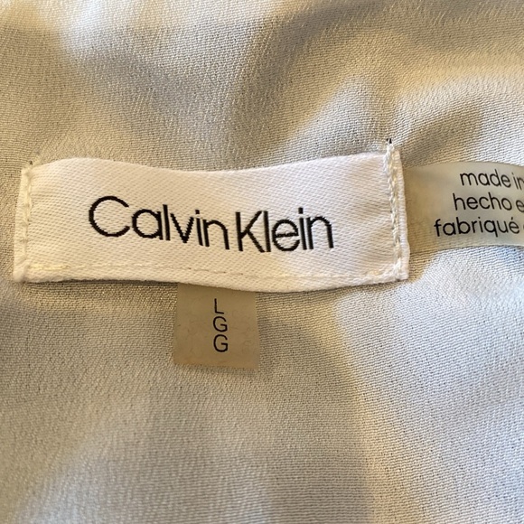 Calvin Klein lined blouse. Size L. Black/white checkered pattern. V-neck. - Picture 13 of 15